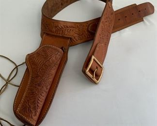 HALF OFF !  $40.00 NOW, WAS $80.00..........Tooled Leather Holster and Belt (C019)