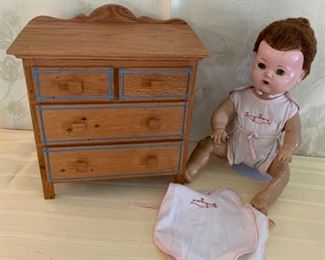 CLEARANCE  !  $6.00 NOW, WAS $25.00..........Tiny Tears and Doll Dresser one thumb missing (M265)