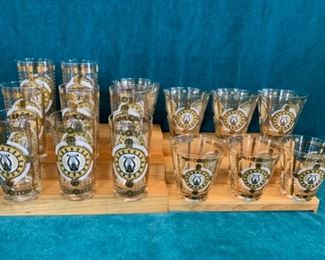 CLEARANCE  !  $8.00 NOW, WAS $25.00.............Vintage Glassware Set large and tumblers (M235)