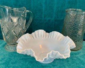CLEARANCE  !  $4.00 NOW, WAS $14.00...........Glassware Lot (M237)