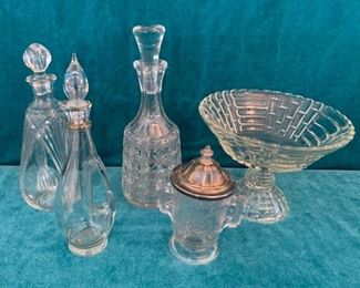 CLEARANCE  !  $3.00 NOW, WAS $12.00........Glassware Lot (M238)