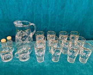 CLEARANCE  !  $8.00 NOW, WAS $25.00.............Large Etched Glassware Set (M236)