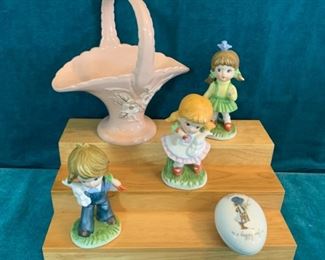 HALF OFF !  $6.00 NOW, WAS $12.00................Hull Basket Pottery and Figurines (M297)