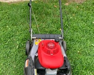 HALF OFF!  $20.00 NOW, WAS $40.00................Honda Harmony II Lawnmower, works (M313)