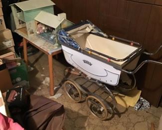 Vintage Carriage, dolls and doll clothes 