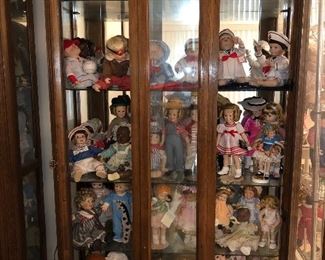 So many dolls...
