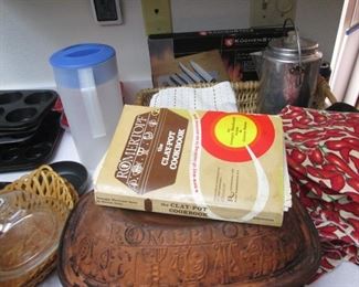 Clay Pot Cookbook ++++