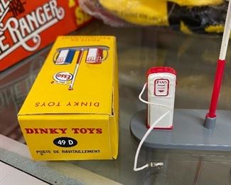 Dinky Toys 49 D Esso Petrol Pump Set with Box
