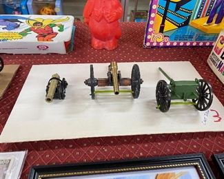 Cast Iron Cannons/Cart