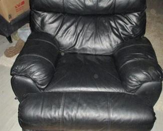 Natuzzi Leather Living Room Suite

