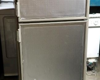 New Dometic RV Refrigerator/ Freezer, Model RM2820R