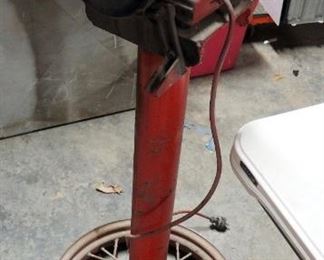 Electric ^6" Grinder on Metal Spoke Wheel Stand, Powers On