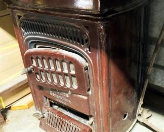Antique Moore's Seventeen Grand Wood Stove With Stand 42" x 28" X 18"