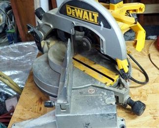 DeWalt Electric 12" Compound Miter Saw