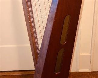 Square back of harp