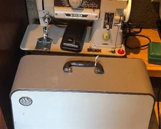 Singer 401A "Slant-o-Matic" sewing machine with case