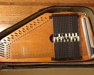 Vintage Oscar Schmidt autoharp - 36 string, 15 chord + case