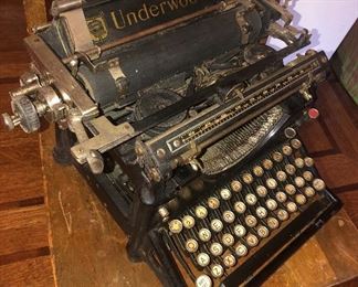 Antique Underwood typewriter (No. 5?), serial no. 1210783