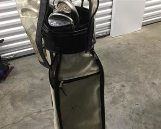DSH006 Tommy Armour Golf Bag & Clubs 