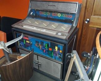 1966 Vintage Seeburg Disc O Theque Juke Box. Only 800 were made. It does light up!