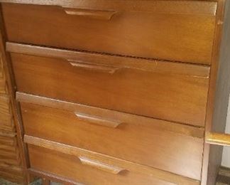 Bassett mid century chest of drawers 