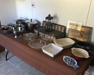 Assorted Pyrex and pots and pans