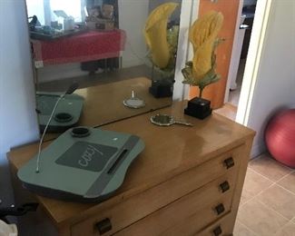 Dresser with mirror and papier-mâché lamp