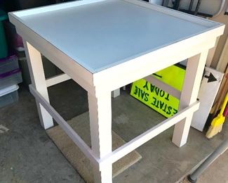 Lipped Assembly/Display Table 3' square-very nice