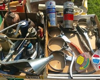 Vintage Oli Cans/spots/wrenches/old Outboard oil cans.......