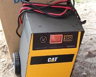 CAT  CBC40EW  BATTERY CHARGER