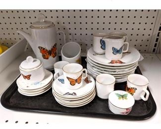 Lot 1519 Bavaria Butterfly china set