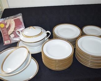 Winterlich Kirchenlamitz China Set 24 Dinner Plates, 12 Dessert, 10 Soup with Serving Pieces