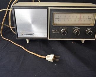 Vintage Panasonic Radio- works