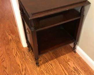 SMALL WRITING DESK