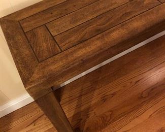 DETAIL OF RETRO SOFA TABLE