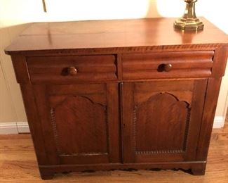 MAHOGANY SERVER/LINEN CUPBOARD