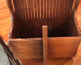 ANTIQUE KNIEF HOLDER