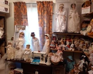 There are many bride dolls.