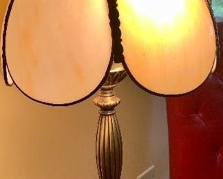 24” H brass table lamp w/ Stainglass tulip shade $39