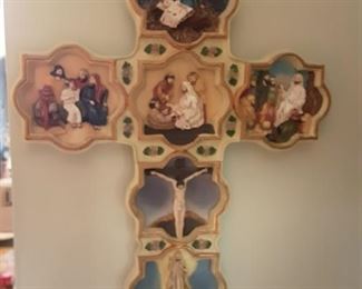 Life of Christ
Capodimonte Porcelain Wall Art Cross