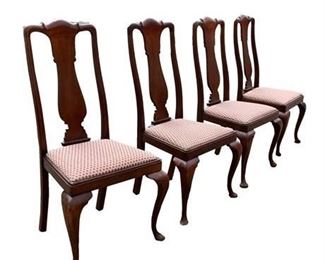 Lot 002
Antique Mahogany Queen Anne Styled Dining Chairs