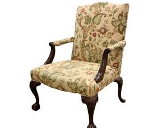 Lot 030
Antique Chippendale Style Occasional Arm Chair