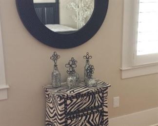 Black & white mirror and chest