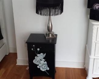 Painted side table and pair of boudouir lamps