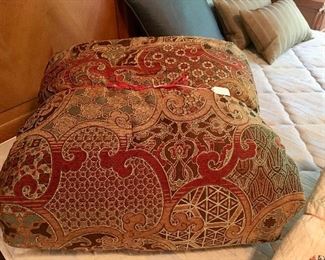 King Size Comforter- Shams & Bed Ruffle 