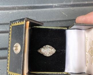 Antique gold diamond ring