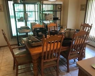 DREXEL Rustic pine dining table & 6 chairs 