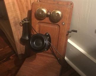 Great antique wall mount crank phone 