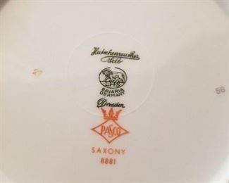 Hutschenreuther (Saxony) service for 12, plus serving pieces