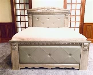 King size bed with tufted headboard $550 mattress is free with purchase